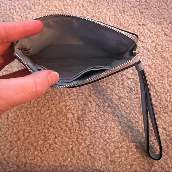 Coach New York Corner Zip Wristlet Leather Pale Blue NEW! w/ Cards & Tag - Picture 4 of 7